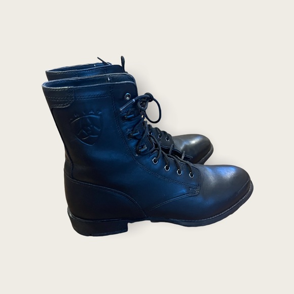 ARIAT lace up boots - Picture 1 of 5